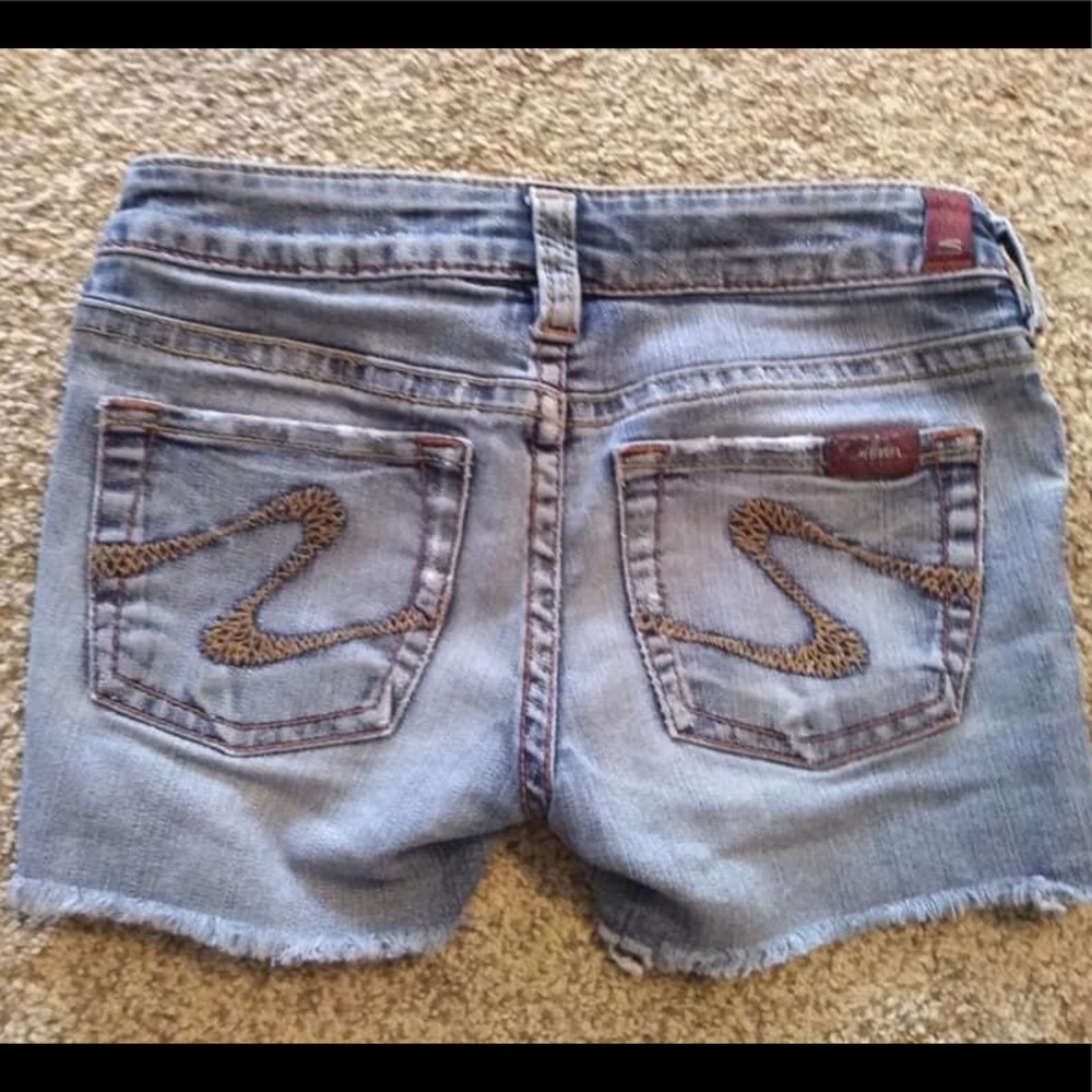 Silver shorts - Picture 3 of 3
